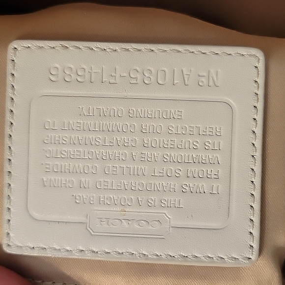 Authentic Coach handbag - Picture 6 of 14